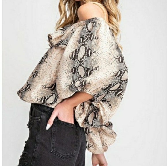 **HP** Snakeskin Off The Shoulder Top - Picture 5 of 7